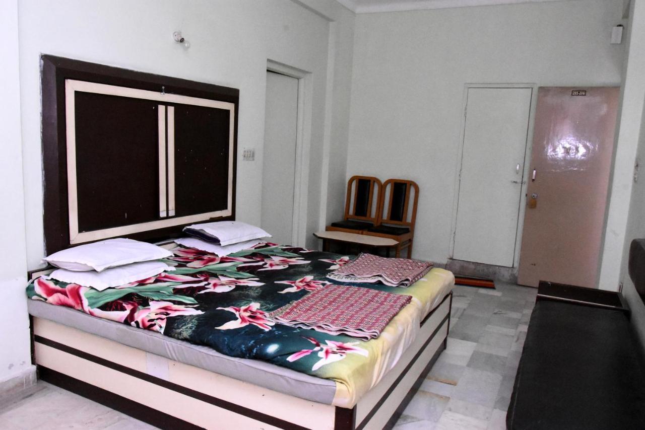 Vandana Hotel Натгдвара Екстер'єр фото